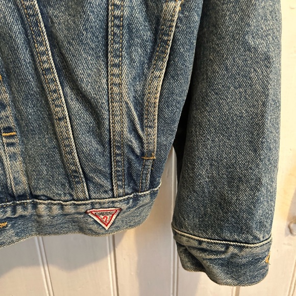 Vintage Guess Light wash Denim button up Jean Jacket - Picture 5 of 8